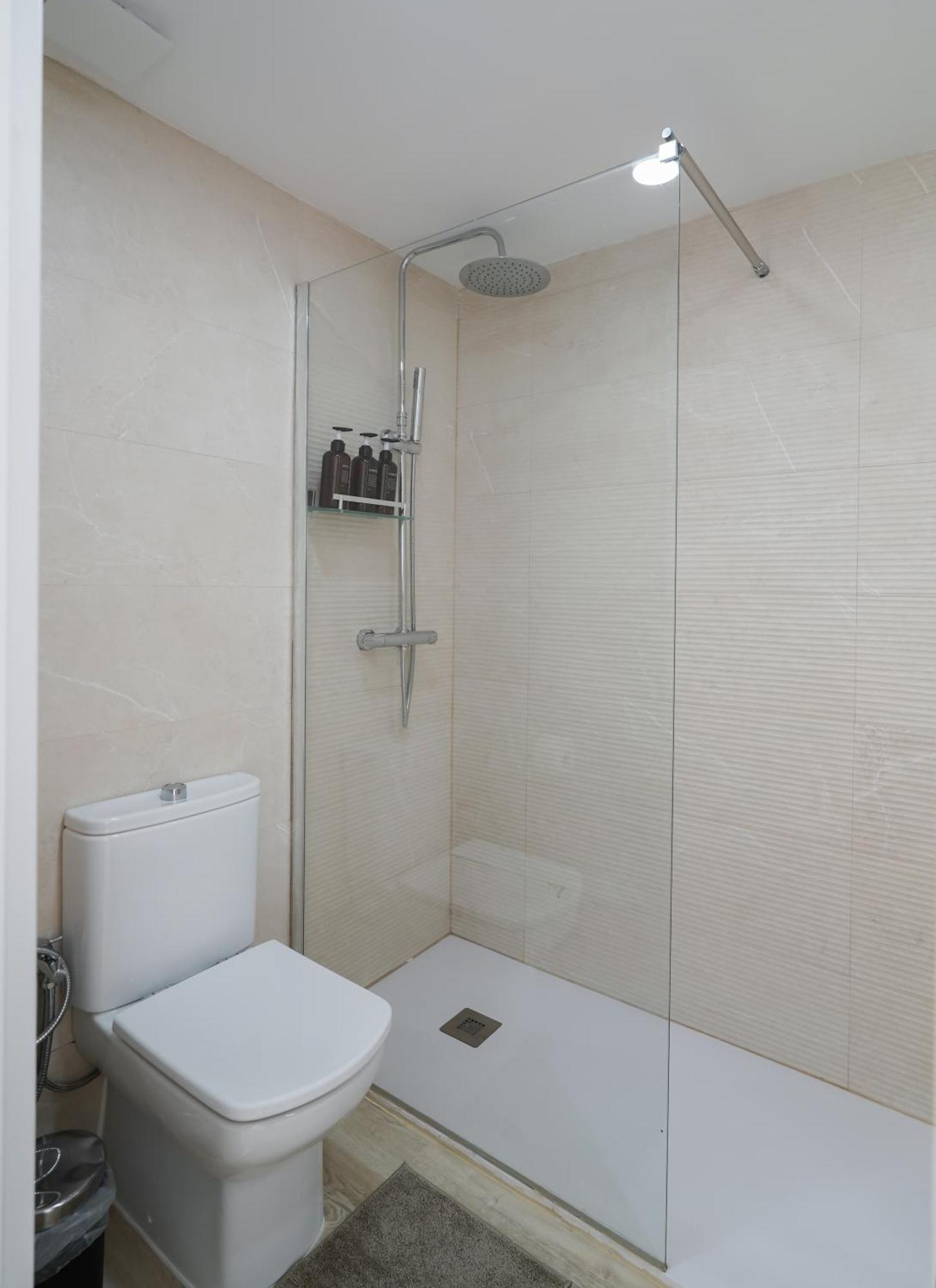 Nomad Malaga - Chic Apartament Center Torremolinos Bagian luar foto